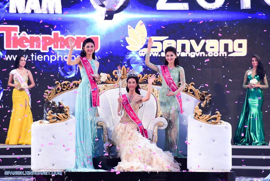 Do My Linh, una estudiante de intercambio de 20 años de edad de Hanoi, fue nombrada Miss Vietnam 2016 el domingo por la noche después de ganar un concurso de belleza nacional que promueve la belleza, la bondad y el conocimiento.