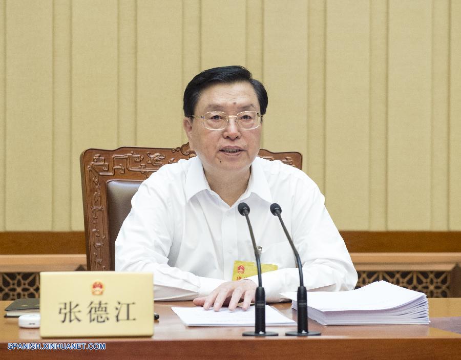 El Comité Permanente de la Asamblea Popular Nacional (APN), la máxima legislatura de China, comenzó hoy su sesión bimestral, en la que los legisladores discutirán las revisiones a las iniciativas de leyes sobre transporte de defensa nacional y cine, entre otras.
