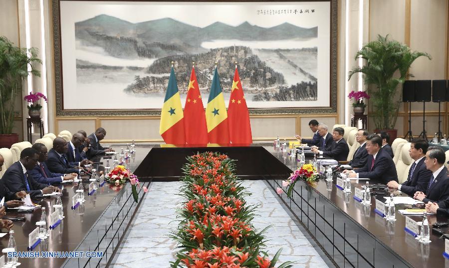 China trabajará con Senegal para elevar las relaciones bilaterales a una asociación estratégica integral, manifestó hoy el presidente de China, Xi Jinping, durante una reunión con su homólogo de Senegal, Macky Sall.