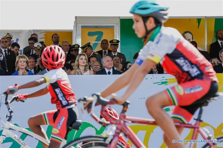 (11)BRASIL-BRASILIA-SOCIEDAD-CONMEMORACION