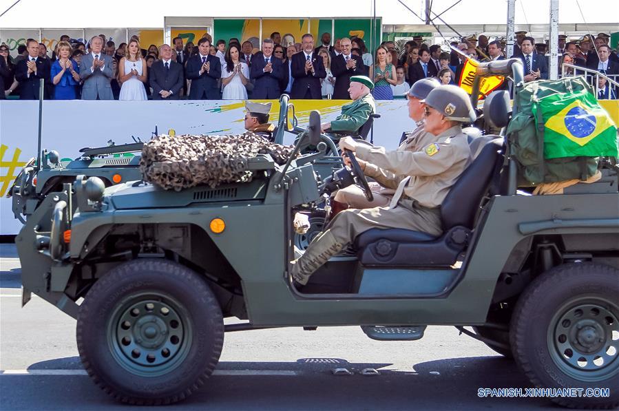 (27)BRASIL-BRASILIA-SOCIEDAD-CONMEMORACION