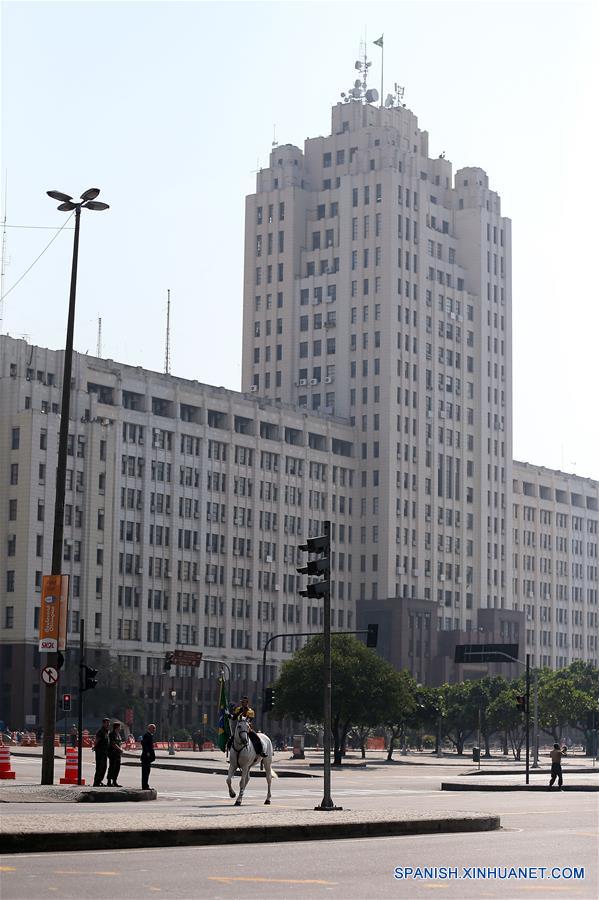 (32)BRASIL-RIO DE JANEIRO-SOCIEDAD-CONMEMORACION