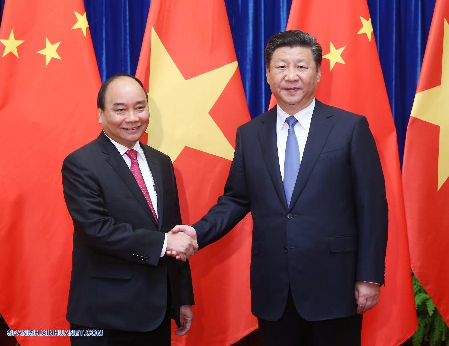 El presidente chino, Xi Jinping, pidió hoy martes que China y Vietnam solucionen el asunto del Mar Meridional de China a través de consultas bilaterales.