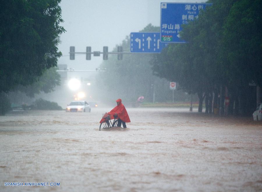 El tif&oacute;n 'Meranti' toc&oacute; tierra a las 03:05 hora local de hoy en el distrito de Xiang'an, ciudad de Xiamen, en la provincia china oriental de Fujian, con vientos de hasta 48 metros por segundo.