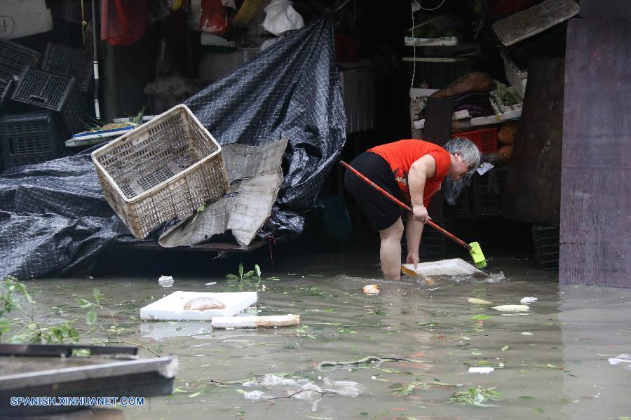 El tif&oacute;n 'Meranti' toc&oacute; tierra a las 03:05 hora local de hoy en el distrito de Xiang'an, ciudad de Xiamen, en la provincia china oriental de Fujian, con vientos de hasta 48 metros por segundo.