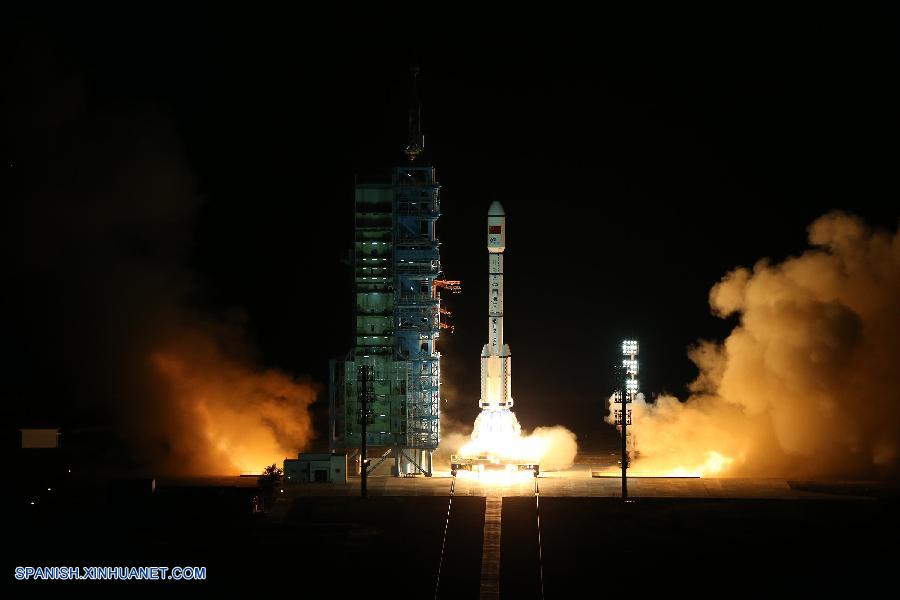 China lanzó hoy al espacio al laboratorio espacial Tiangong-2, como un preparativo para una estación espacial permanente que China planea construir alrededor del 2022.
