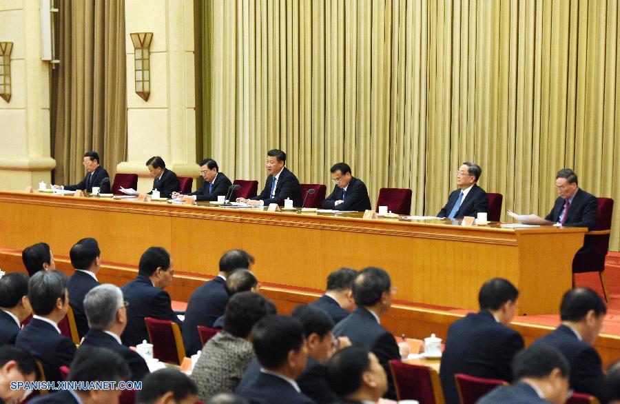El presidente de China, Xi Jinping, pidió hoy jueves a los miembros del Partido Comunista de China (PCCh) que pongan en un importante lugar el estudio de la recientemente publicada selección de obras de su predecesor, Hu Jintao.