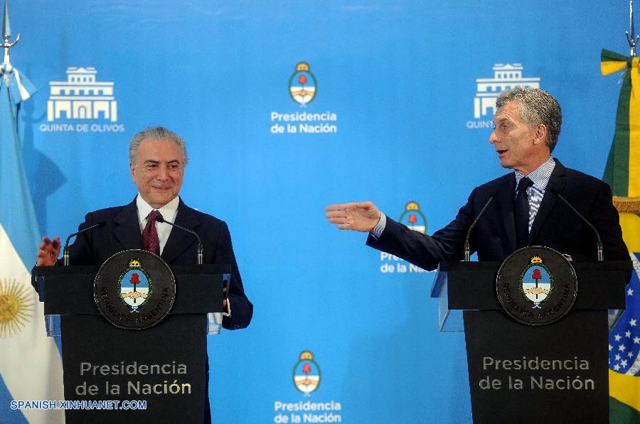 Los presidentes de Argentina, Mauricio Macri, y de Brasil, Michel Temer, coincidieron hoy en Buenos Aires en respaldar el esfuerzo por la paz de Colombia, luego de que los colombianos rechazaron la víspera el acuerdo entre el gobierno y las FARC.