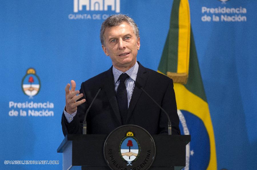 Los presidentes de Argentina, Mauricio Macri, y de Brasil, Michel Temer, coincidieron hoy en Buenos Aires en respaldar el esfuerzo por la paz de Colombia, luego de que los colombianos rechazaron la víspera el acuerdo entre el gobierno y las FARC.