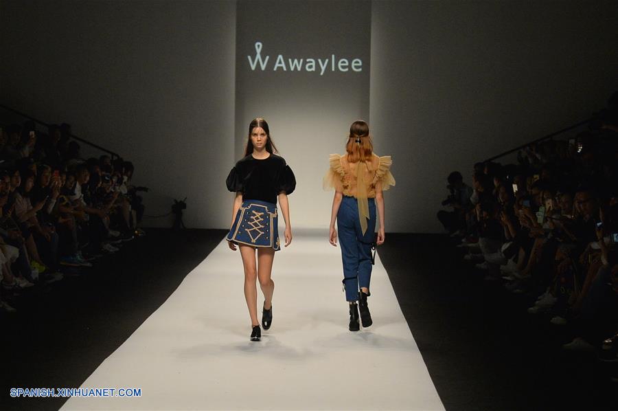 Semana de la Moda de Shanghai: Creaciones de la marca china Awaylee