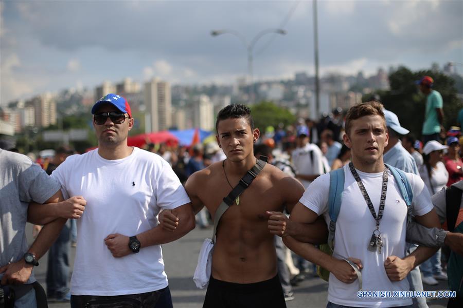 (50)VENEZUELA-CARACAS-SOCIEDAD-PROTESTA