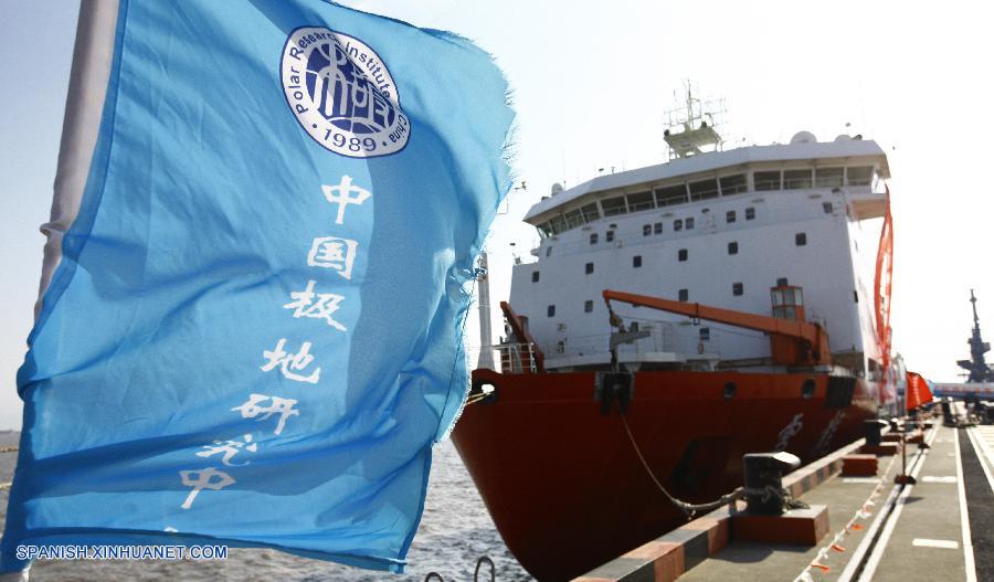 El barco de investigación y rompehielos Xuelong (Dragón de Nieve) zarpó desde Shanghai hoy miércoles por la mañana e inició la 33ª expedición antártica de China.