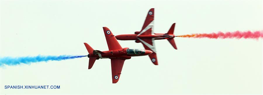 Los equipos acrobáticos extranjeros participan en la XI Exhibición Internacional de Aviación y Aeroespacial de China en Zhuhai.