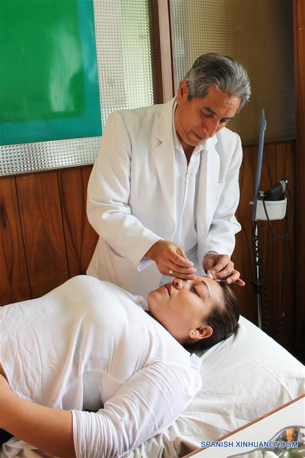 (4)PERU-LIMA-CHINA-SALUD-MEDICINA-SERIE