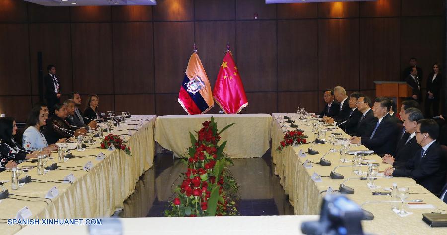 El presidente de China, Xi Jinping, indicó hoy en Quito que China y Ecuador necesitan seguir aumentando el diálogo y los intercambios entre sus asambleas legislativas para promover un firme desarrollo de la asociación estratégica integral de los dos países.