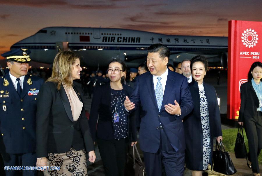 El presidente de China, Xi Jinping, llegó el viernes a Perú para asistir a la XXIV Reunión de Líderes Económicos del Foro de Cooperación Económica Asia-Pacífico (APEC) y realizar su primera visita de Estado a este país latinoamericano.