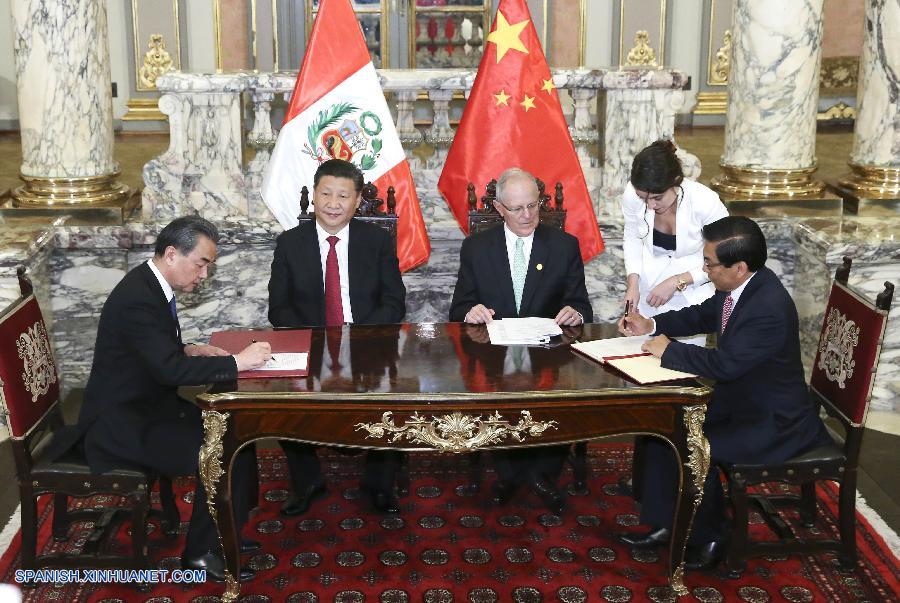 El presidente de China, Xi Jinping, y su homólogo peruano, Pedro Pablo Kuczynski, acordaron hoy promover un mejor y más rápido desarrollo de la asociación estratégica integral entre los dos países.