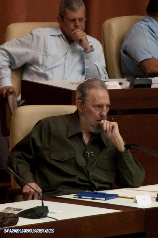 El ex presidente cubano Fidel Castro falleció este viernes en La Habana a los 90 años, anunció su hermano y actual mandatario de la isla, Raúl Castro, en una breve alocución televisiva.