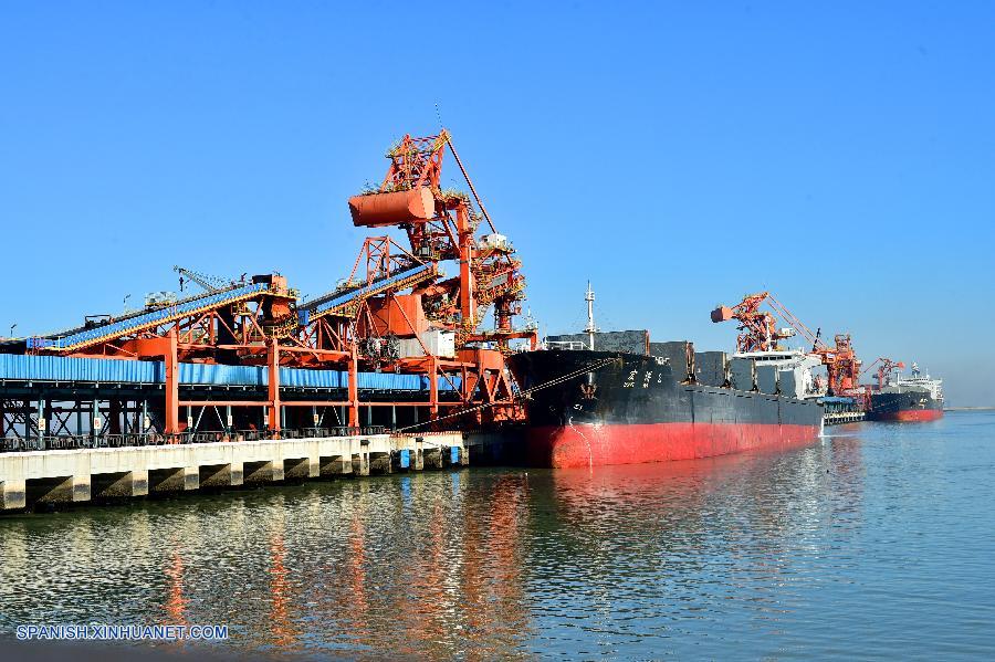 El puerto Huanghua en la provincia de Hebei, norte de China, se ha convertido en el mayor puerto para el transporte de carbón del país, se informó hoy en conferencia de prensa.