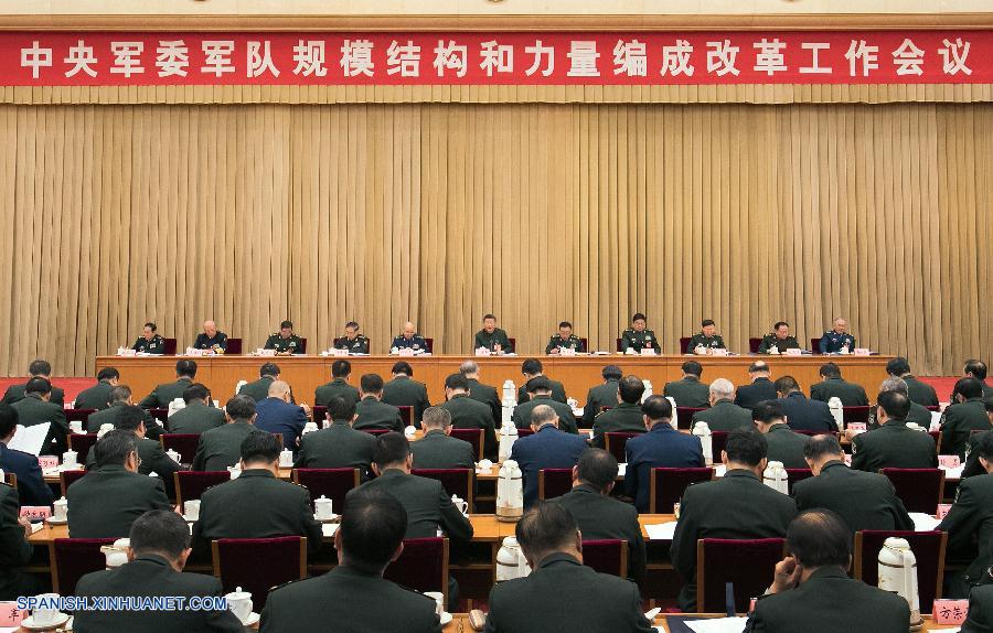 El presidente de China, Xi Jinping, ha insistido en una mayor reforma militar al reducir el n&uacute;mero de efectivos del ej&eacute;rcito, mientras que se mejora su capacidad de combate y optimiza su estructura.