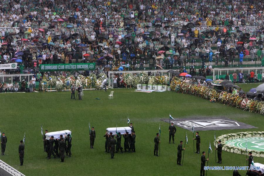 (37)BRASIL-CHAPECO-ACCIDENTE-AVION 