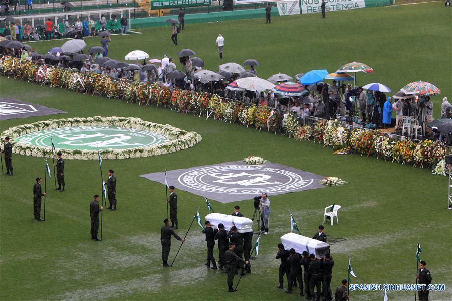 (36)BRASIL-CHAPECO-ACCIDENTE-AVION 