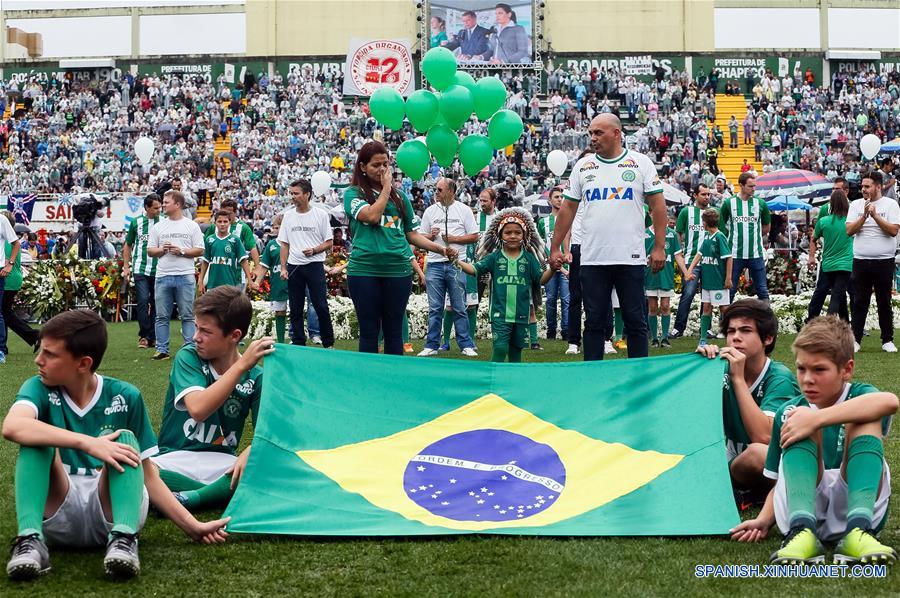 (49)BRASIL-CHAPECO-ACCIDENTE-AVION 