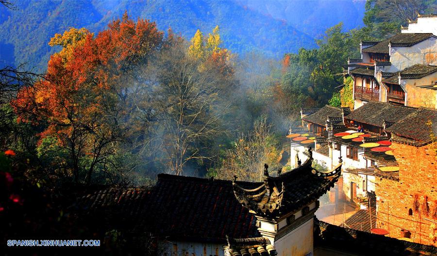 Jiangxi: Paisaje otoñal en antigua villa de Huangling