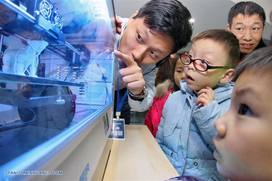 Shangdong: Niños visitan museo interactivo de impresión en tercera dimensión en Yantai