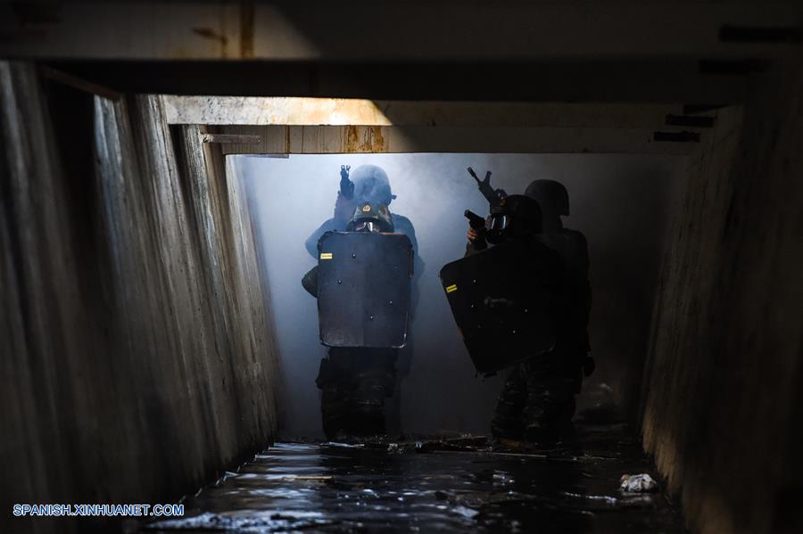 El equipo SWAT local realizó un entrenamiento de diez días de duración desde el 10 de diciembre para menjorar sus habilidades tácticas.