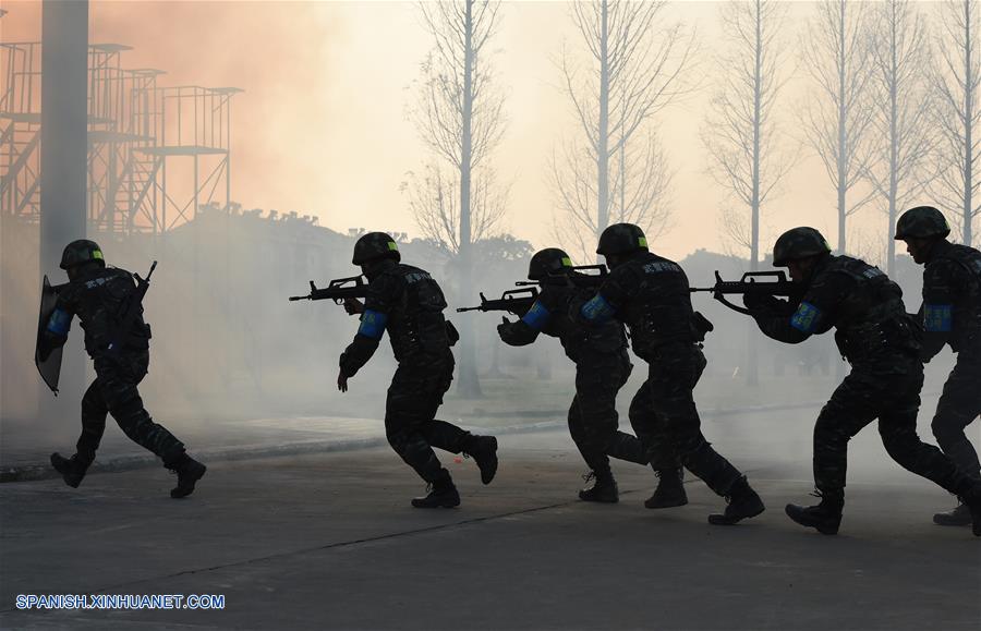 El equipo SWAT local realizó un entrenamiento de diez días de duración desde el 10 de diciembre para menjorar sus habilidades tácticas.