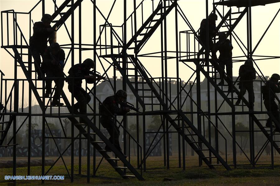 El equipo SWAT local realizó un entrenamiento de diez días de duración desde el 10 de diciembre para menjorar sus habilidades tácticas.