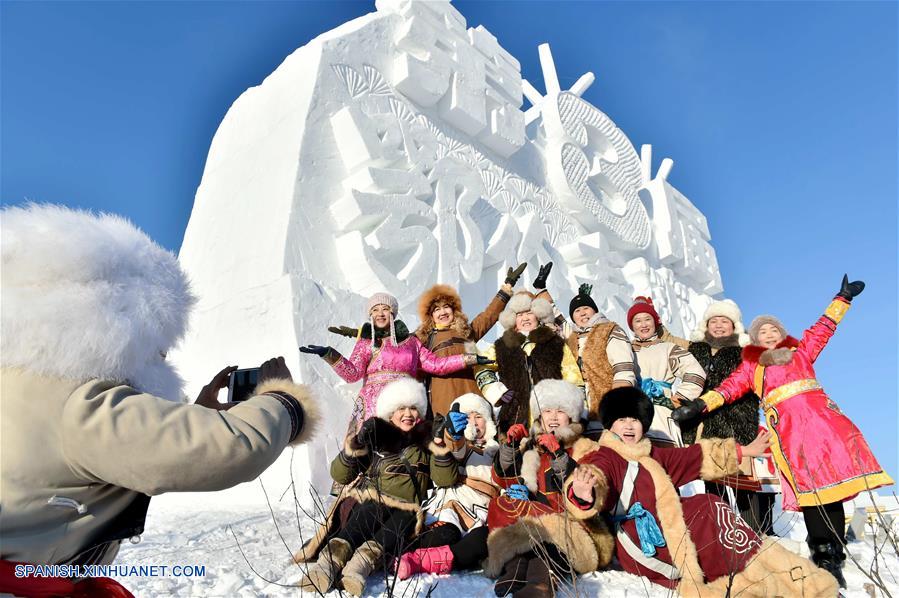 Muchos eventos de entretenimiento de arte folcl&oacute;rico e invierno se llevar&aacute;n a cabo en la bandera aut&oacute;noma durante el carnaval de tres meses de duraci&oacute;n.