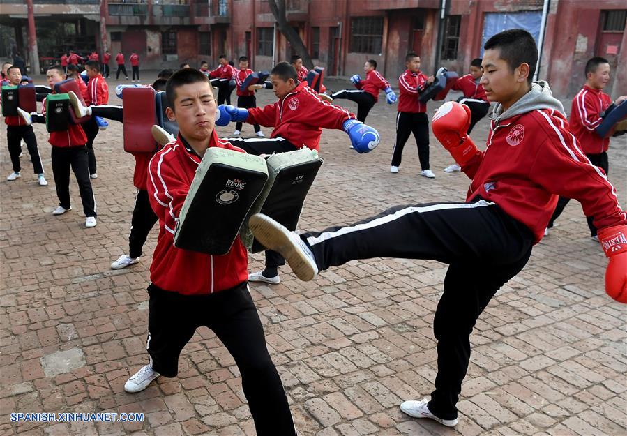 Henan: Escuela de Artes Marciales Shaolin Tagou en Dengfeng