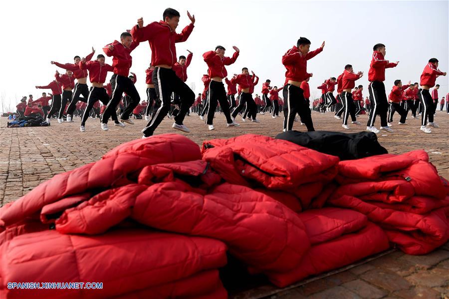 Henan: Escuela de Artes Marciales Shaolin Tagou en Dengfeng