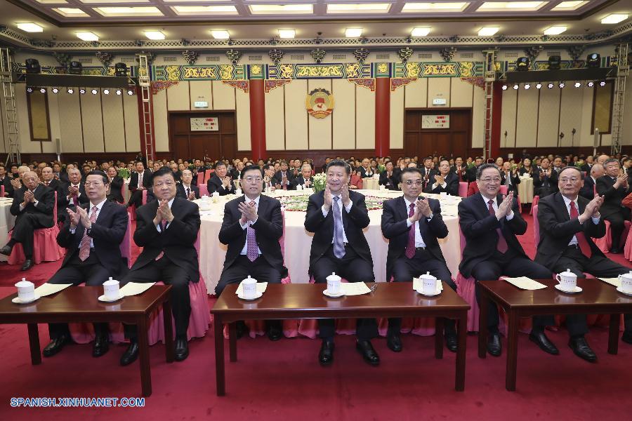 El presidente de China, Xi Jinping, inst&oacute; hoy a los asesores pol&iacute;ticos a que cumplan concienzudamente sus deberes en 2017 y brinden m&aacute;s consejos y sugerencias sobre los asuntos de Estado.