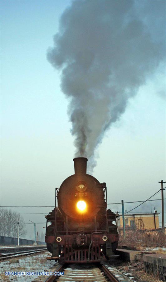 Un festival internacional de fotografía de locomotoras de vapor y turismo de tres días de duración comenzó el viernes, atrayendo a miles de turistas de todo el mundo.