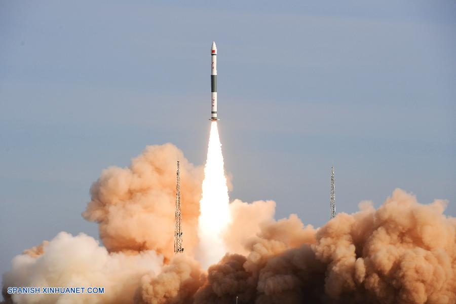 El cohete Kuaizhou-1A (KZ-1A) ha enviado al espacio tres satélites en su primera misión comercial, llevada a cabo hoy lunes.