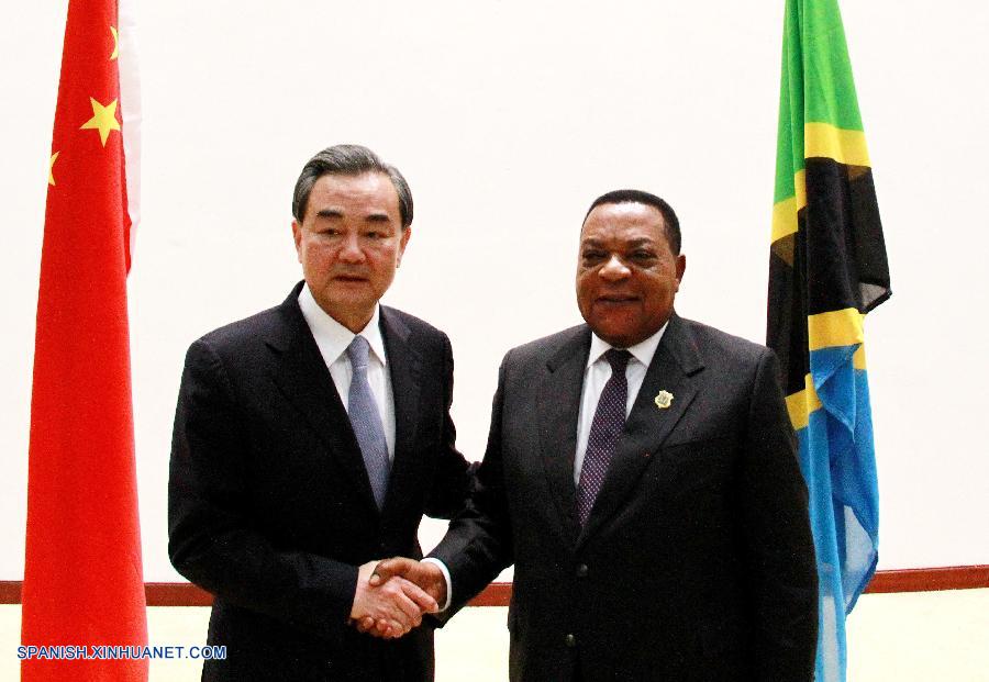 Durante una visita que realizó el lunes el ministro de Relaciones Exteriores chino, Wang Yi, a Tanzania, ambos países se comprometieron a consolidar la amistad tradicional, integrar las estrategias de desarrollo y promover la cooperación bilateral en varios campos.