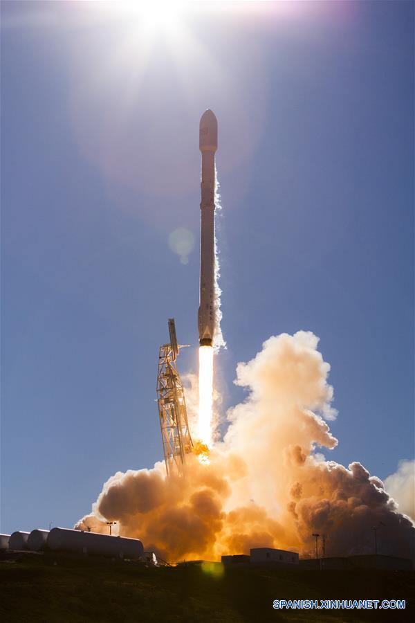 （外代一线）（5）美“猎鹰9”火箭重返太空　首次成功在太平洋实现海上回收
