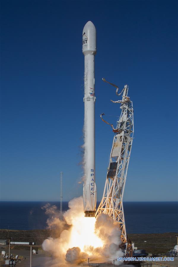 （外代一线）（8）美“猎鹰9”火箭重返太空　首次成功在太平洋实现海上回收