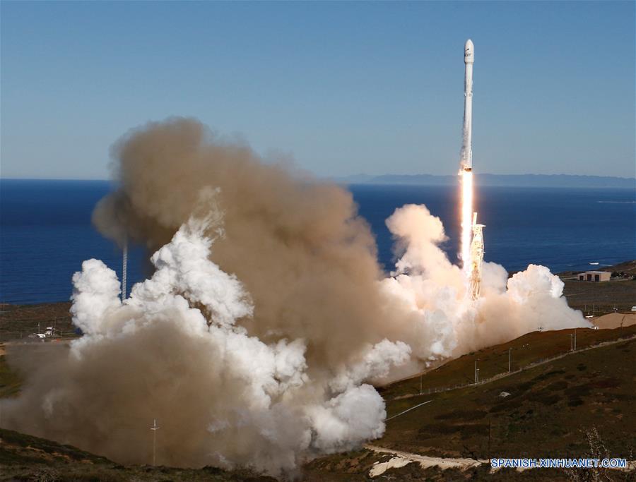 （外代一线）（1）美“猎鹰9”火箭重返太空　首次成功在太平洋实现海上回收