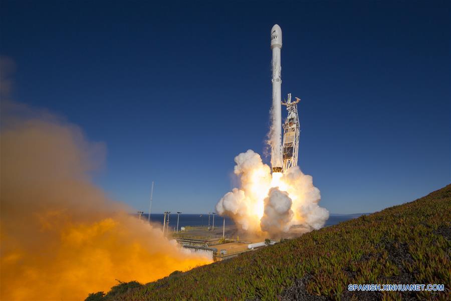 （外代一线）（9）美“猎鹰9”火箭重返太空　首次成功在太平洋实现海上回收