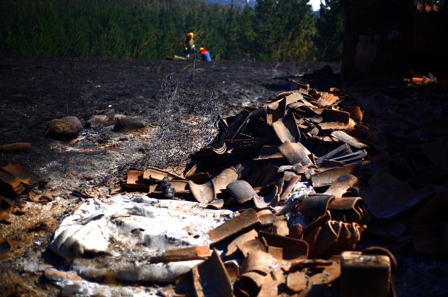 Al menos 11 muertos, 1.108 albergados, 3.782 damnificados, 4.852 evacuados y 1.012 viviendas destruidas, es el saldo de los incendios forestales que han afectado a Chile durante las últimas dos semanas, informó hoy la presidenta del país Michelle Bachelet.