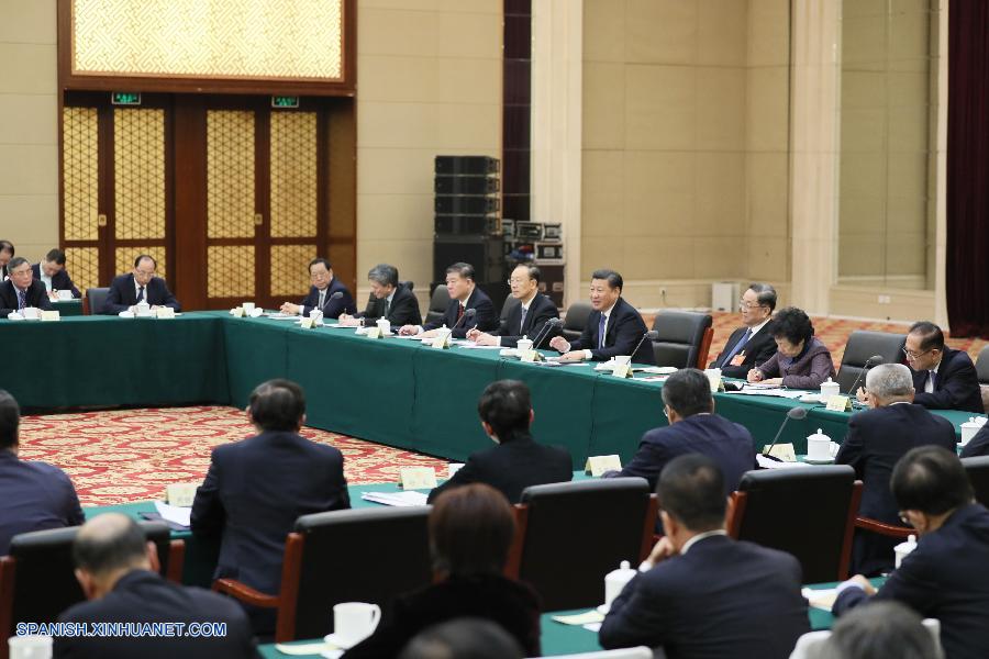 El presidente de China, Xi Jinping, pidió hoy sábado a los intelectuales que contribuyan más al desarrollo del país.
