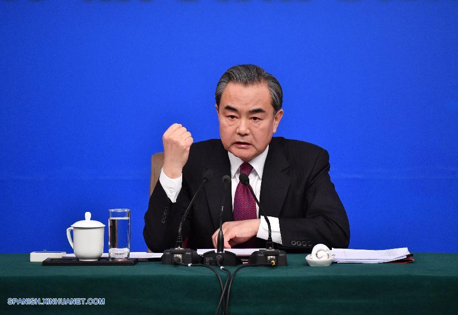 China propone una 'doble suspensión' para desactivar la crisis en la península de Corea, dijo hoy miércoles el ministro de Relaciones Exteriores chino, Wang Yi.
