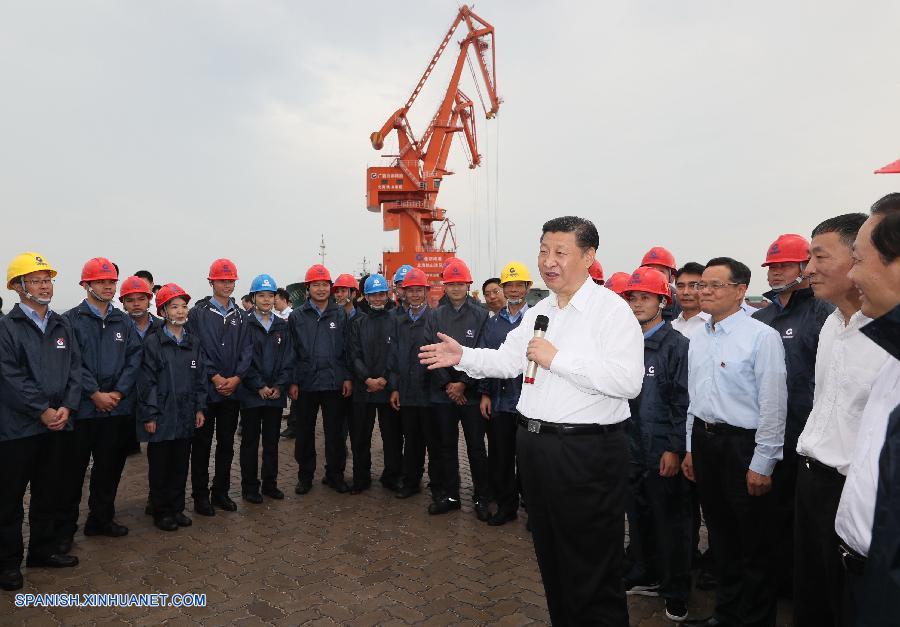 El presidente de China, Xi Jinping, ha instado a la región autónoma de la etnia zhuang de Guangxi a capitalizar sus ventajas únicas para desempeñar un mayor rol en el marco de la iniciativa de la Franja y la Ruta.