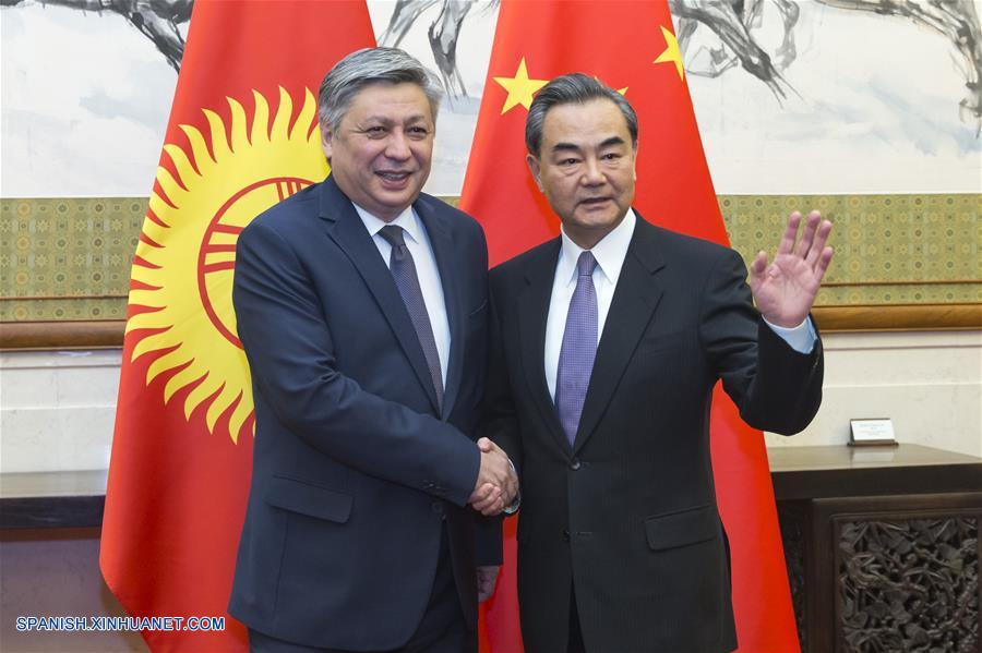 El ministro de Relaciones Exteriores de China, Wang Yi, indicó hoy en Beijing que China está lista para ampliar la cooperación práctica con Kirguizistán en el marco de la Franja y la Ruta.
