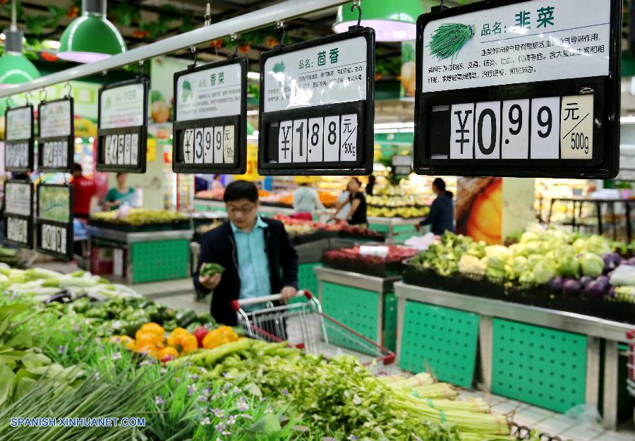 El crecimiento de la inflación en China se aceleró en abril, debido, principalmente, al aumento de los precios de los productos no alimentarios, según datos oficiales difundidos hoy miércoles.