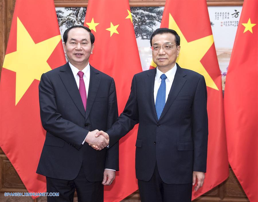 El primer ministro de China, Li Keqiang, se reunió hoy con el presidente de Vietnam, Tran Dai Quang, para discutir el fortalecimiento de las relaciones bilaterales.